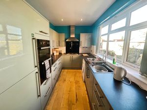 Kitchen- click for photo gallery